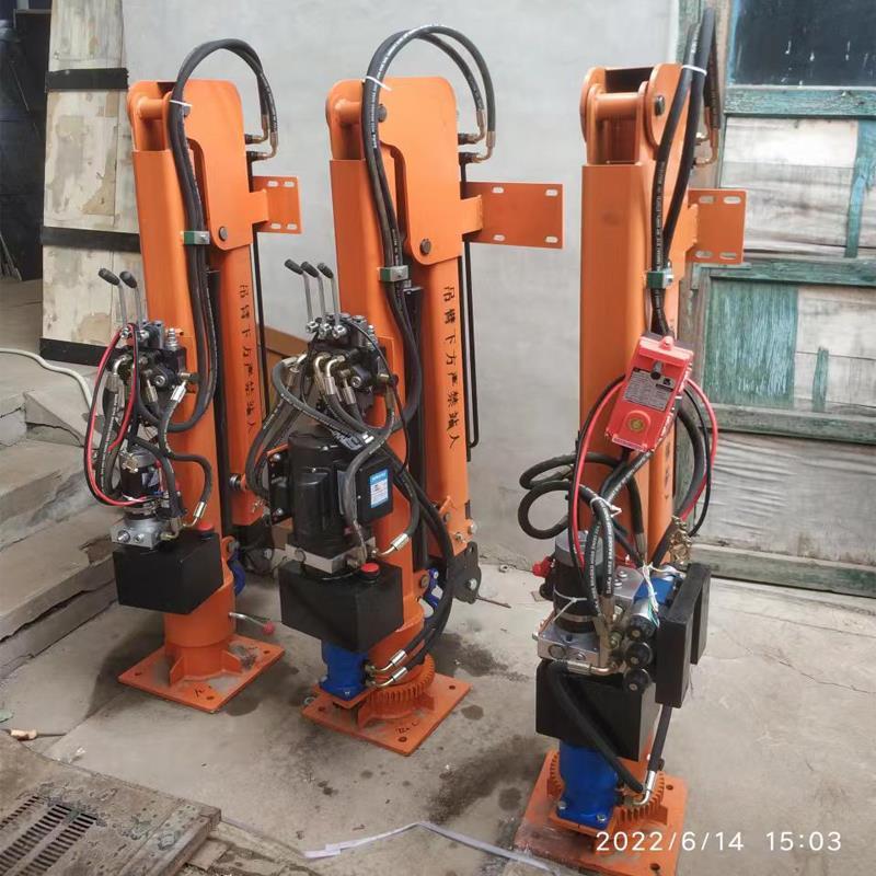 郾城区重汽蓝牌随车吊 3.2吨 国六动力强 液压驱动 农用自卸起重机